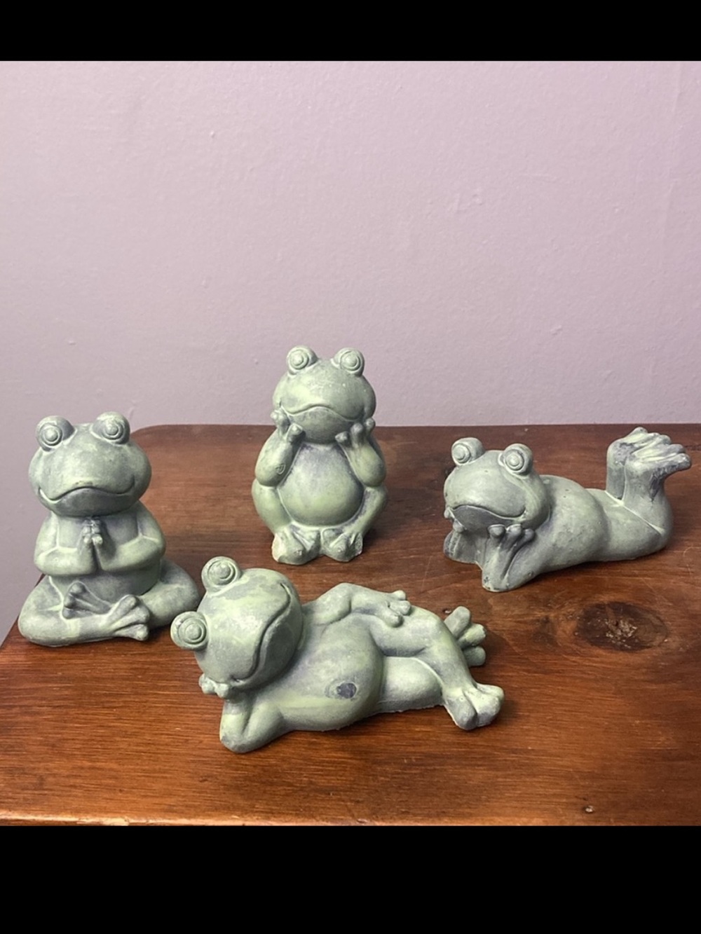 NWT- Absolutely Precious- Set of 4- Green Cement Garden or Yard Frogs 🐸